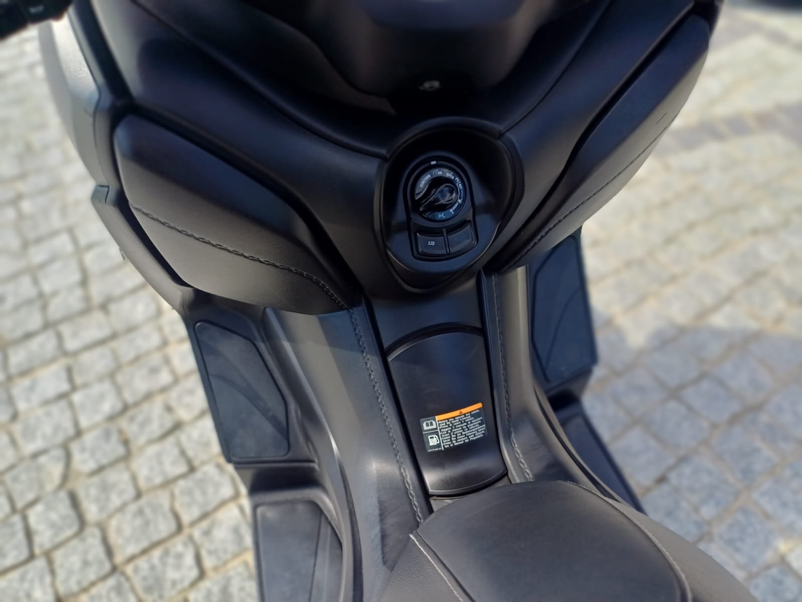 
								YAMAHA Xmax 300cc full									