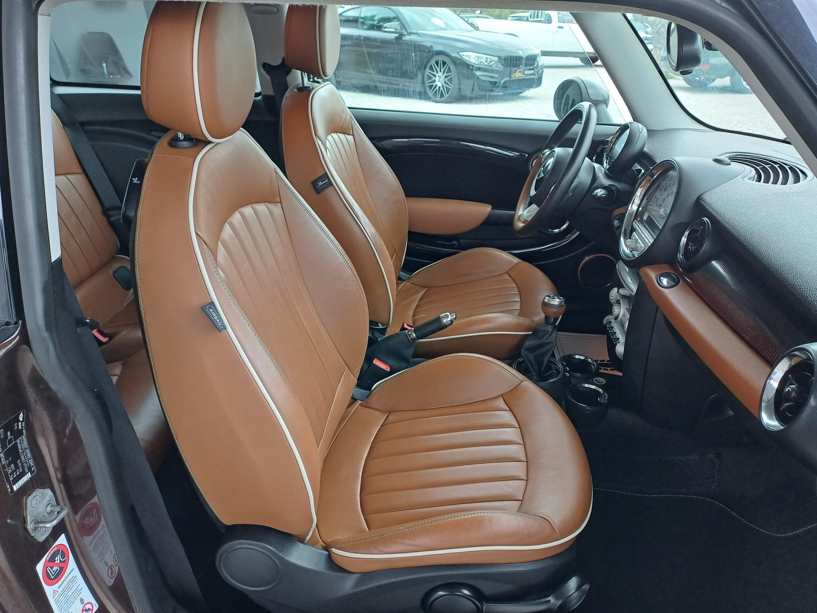 
								Mini Cooper 50 Mayfair 1.6 D 109cv full									