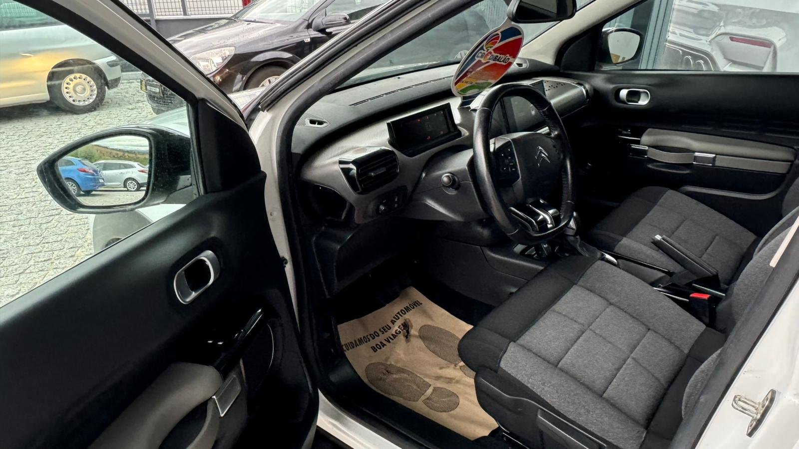 
								Citroën C4 Cactus 1.5 BlueHDi 120cv full									