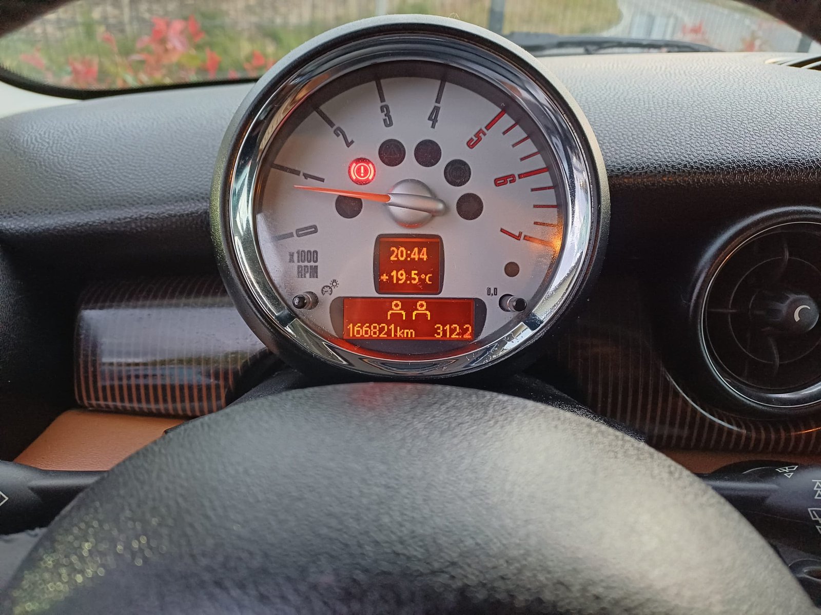 
								Mini Cooper 50 Mayfair 1.6 D 109cv full									