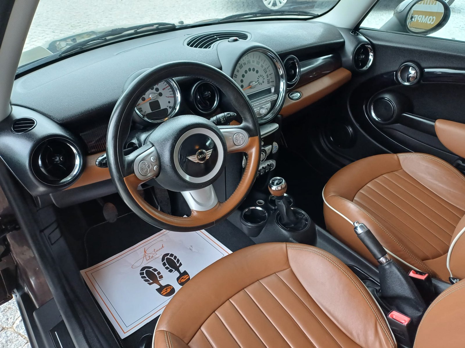 
								Mini Cooper 50 Mayfair 1.6 D 109cv full									