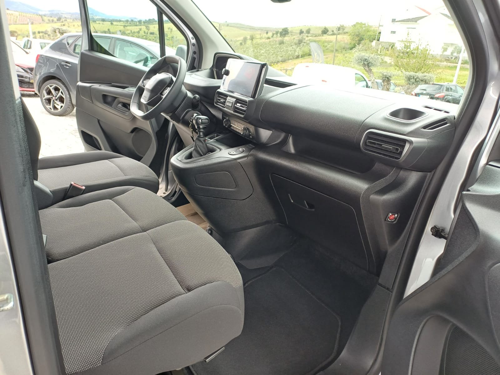 
								Peugeot Partner 1.5 blue hdi full									