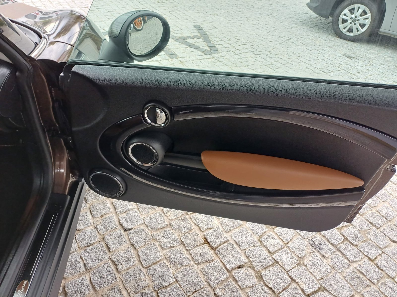 
								Mini Cooper 50 Mayfair 1.6 D 109cv full									