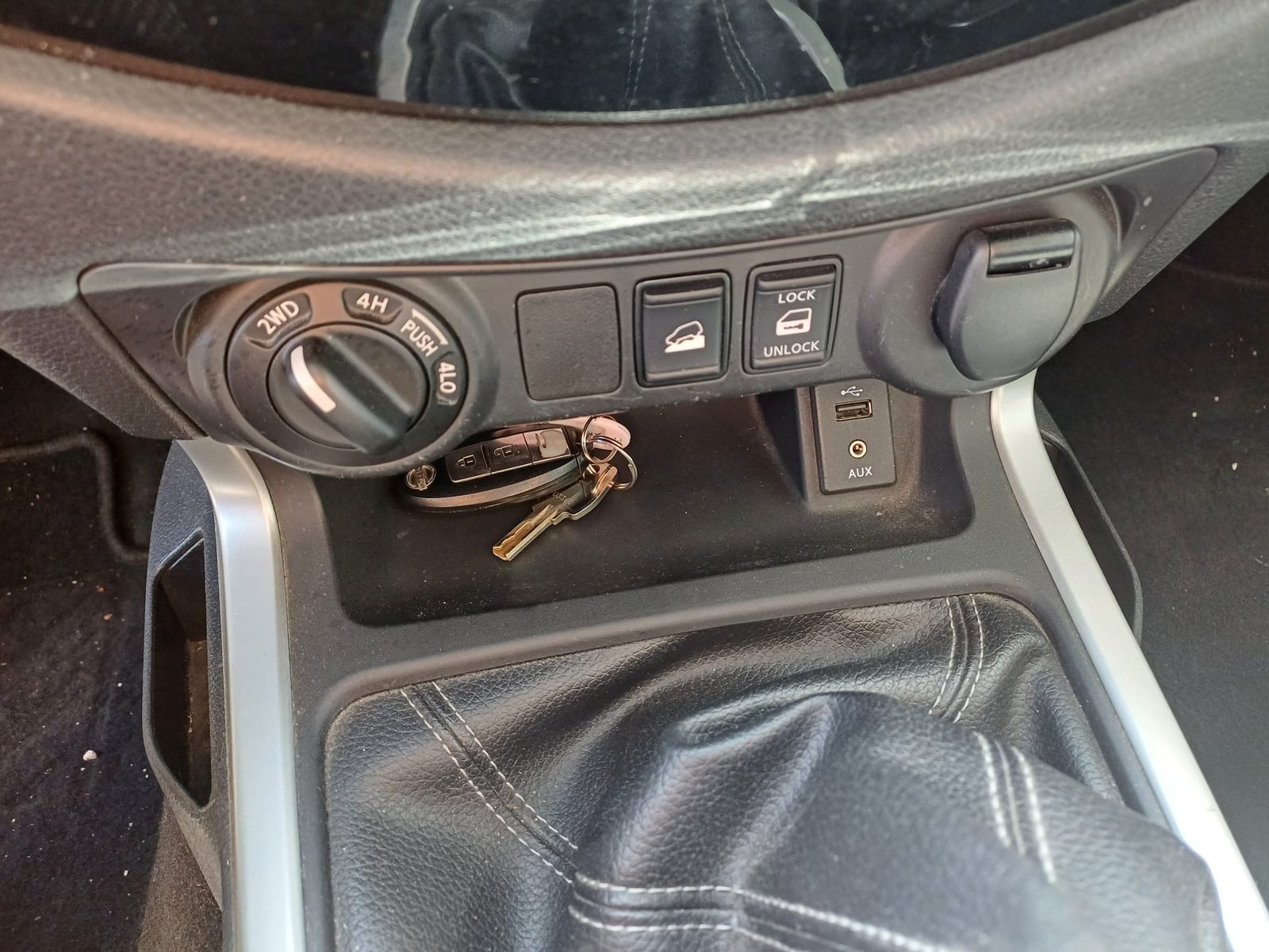 
								NISSAN NAVARA NP 300 2018 full									