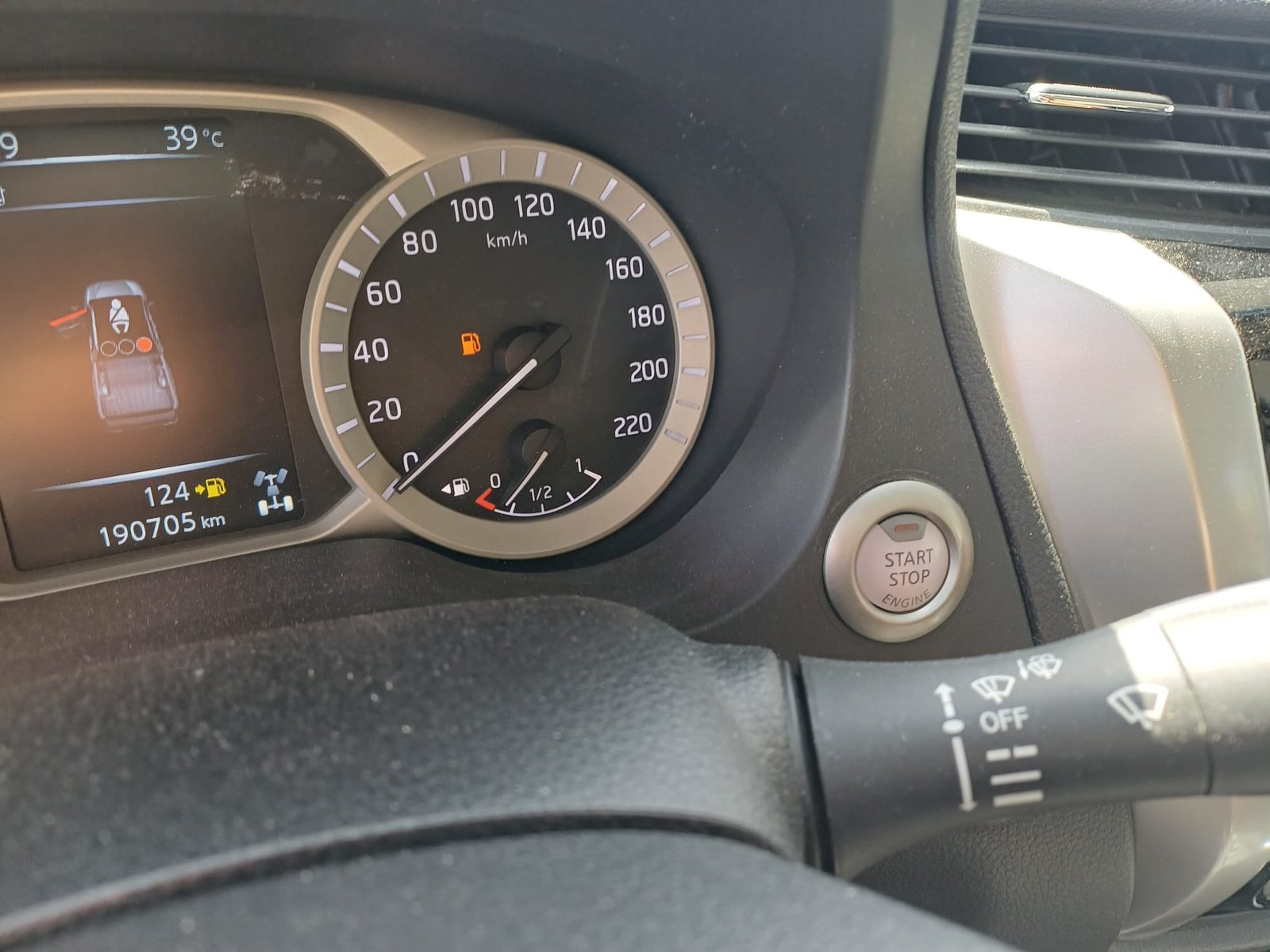 
								NISSAN NAVARA NP 300 2018 full									