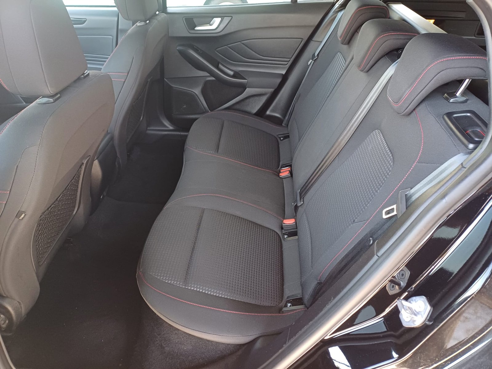 
								FORD FOCUS 1.5 TDCI 120CV STLINE full									