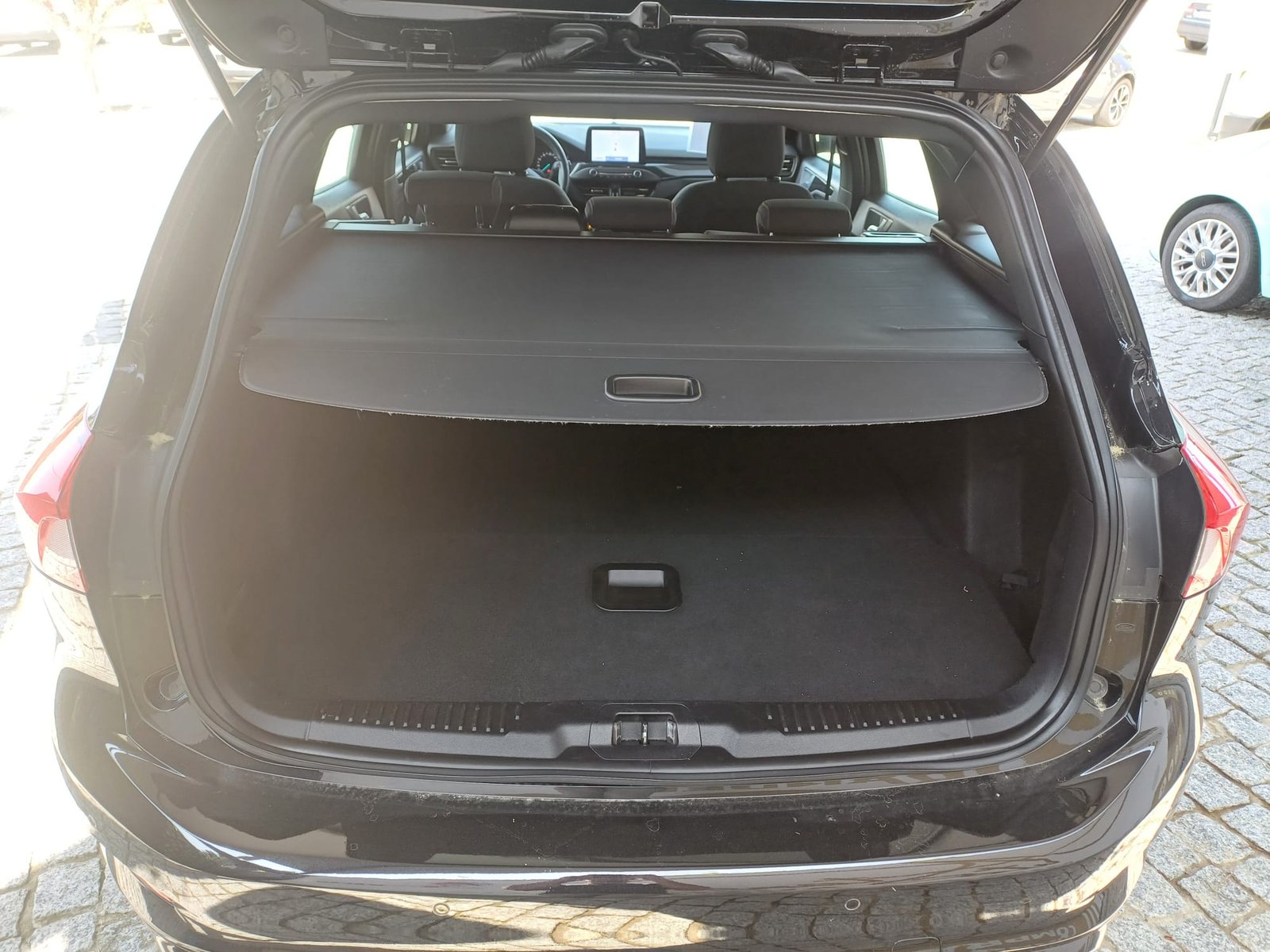 
								FORD FOCUS 1.5 TDCI 120CV STLINE full									
