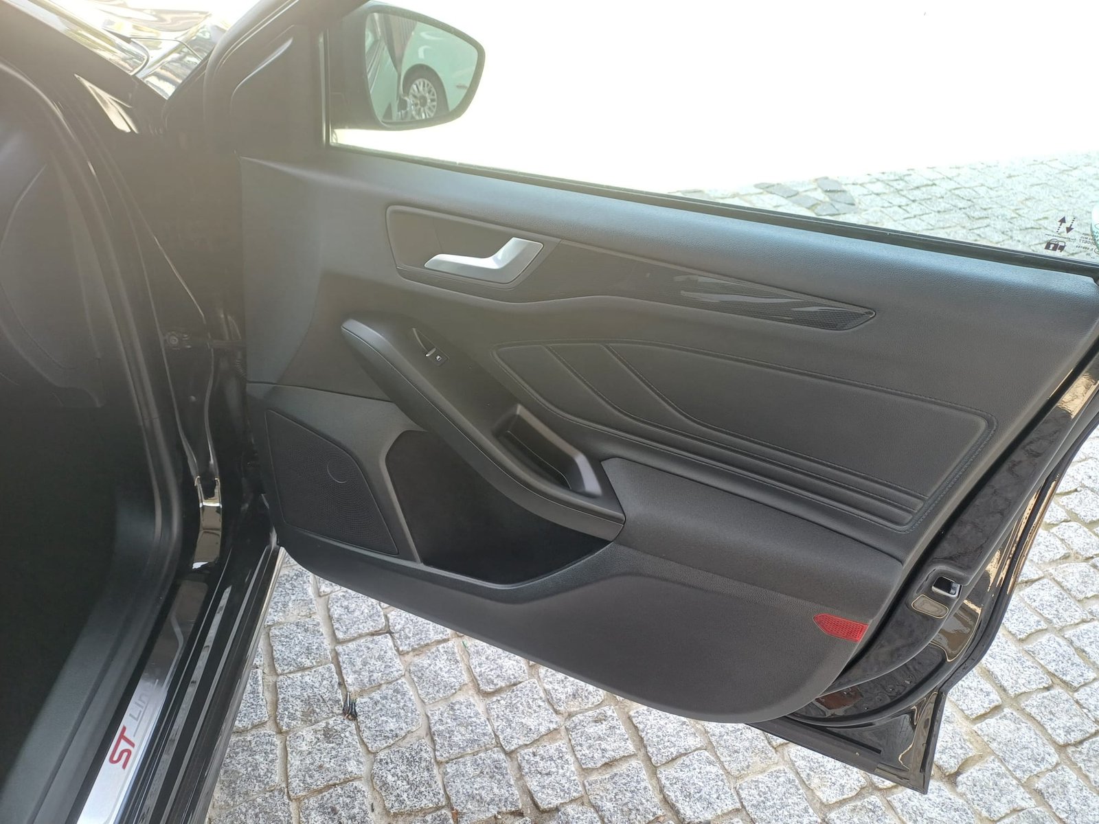 
								FORD FOCUS 1.5 TDCI 120CV STLINE full									