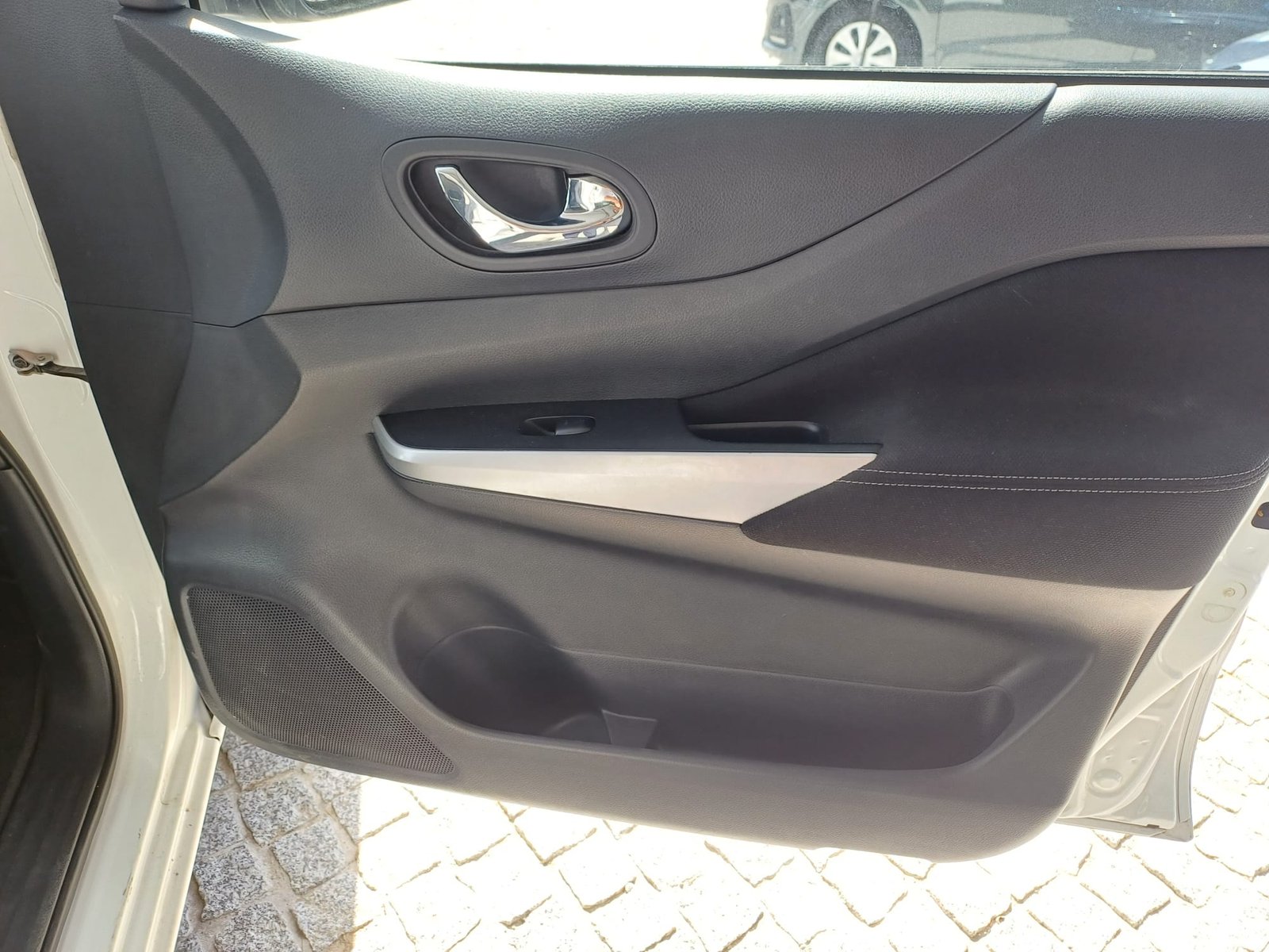 
								NISSAN NAVARA NP 300 2018 full									