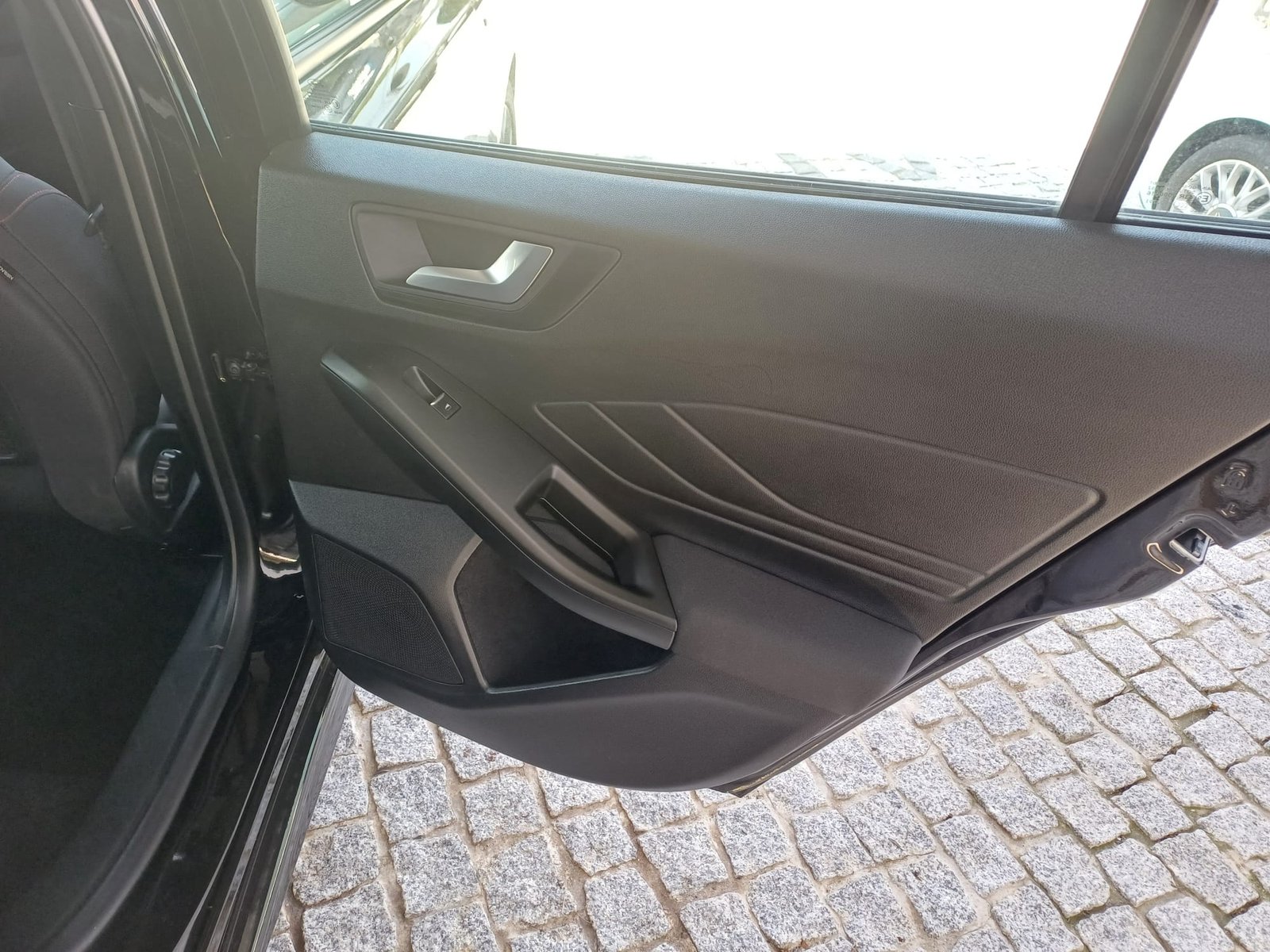 
								FORD FOCUS 1.5 TDCI 120CV STLINE full									