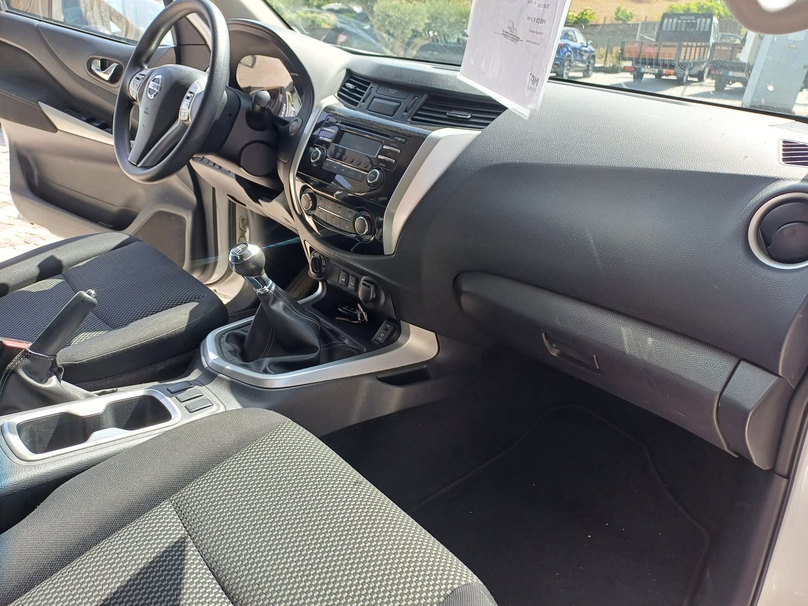 
								NISSAN NAVARA NP 300 2018 full									