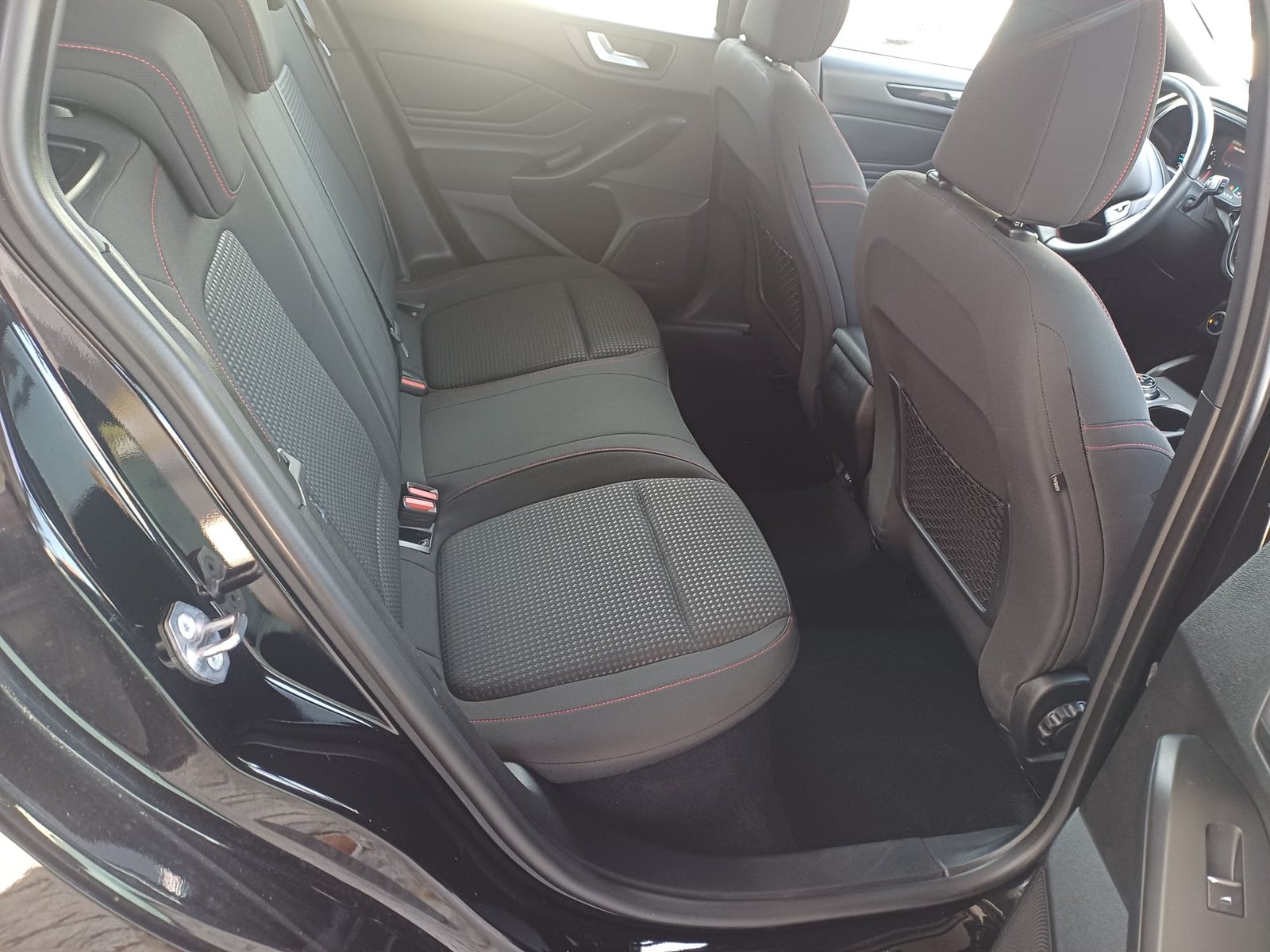 
								FORD FOCUS 1.5 TDCI 120CV STLINE full									