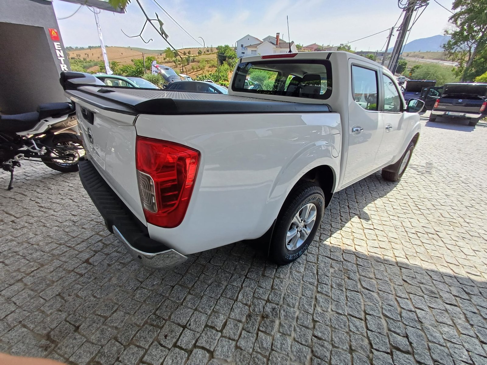 
								NISSAN NAVARA NP 300 2018 full									