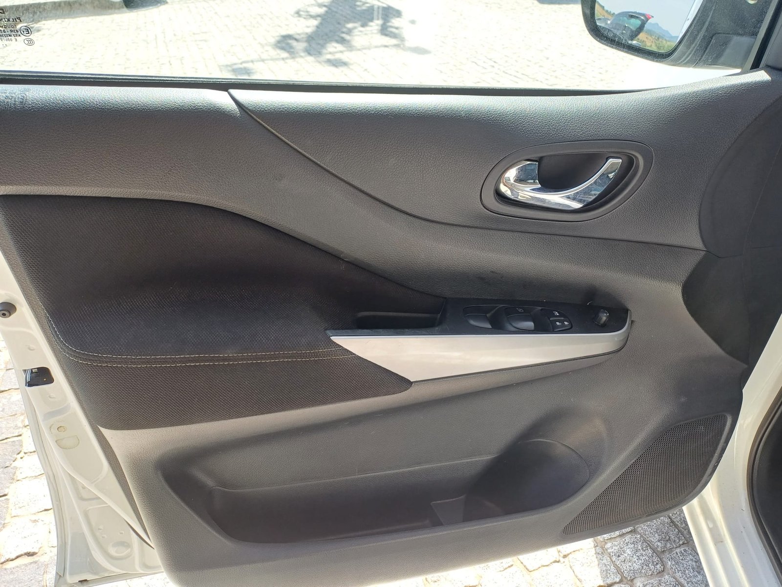 
								NISSAN NAVARA NP 300 2018 full									