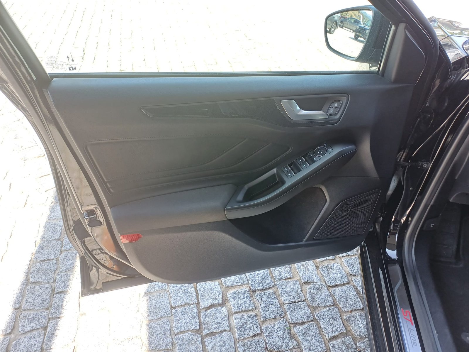 
								FORD FOCUS 1.5 TDCI 120CV STLINE full									