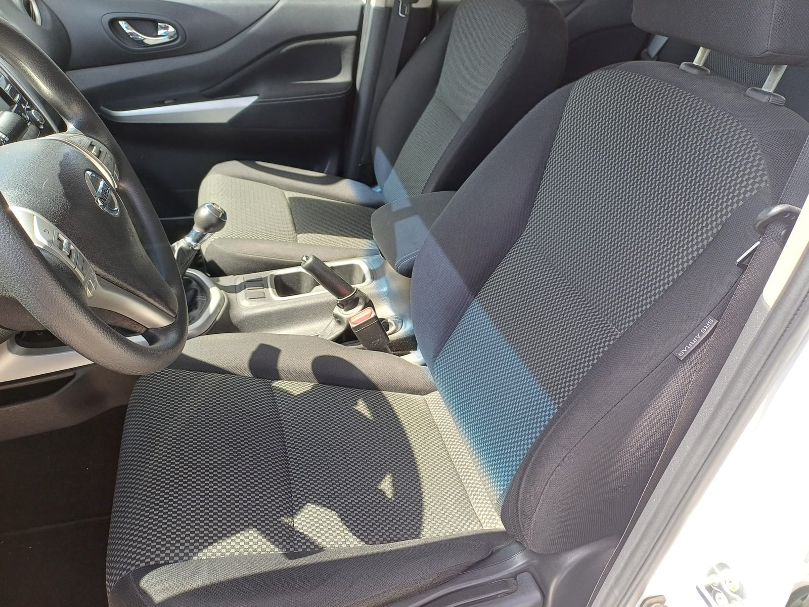 
								NISSAN NAVARA NP 300 2018 full									