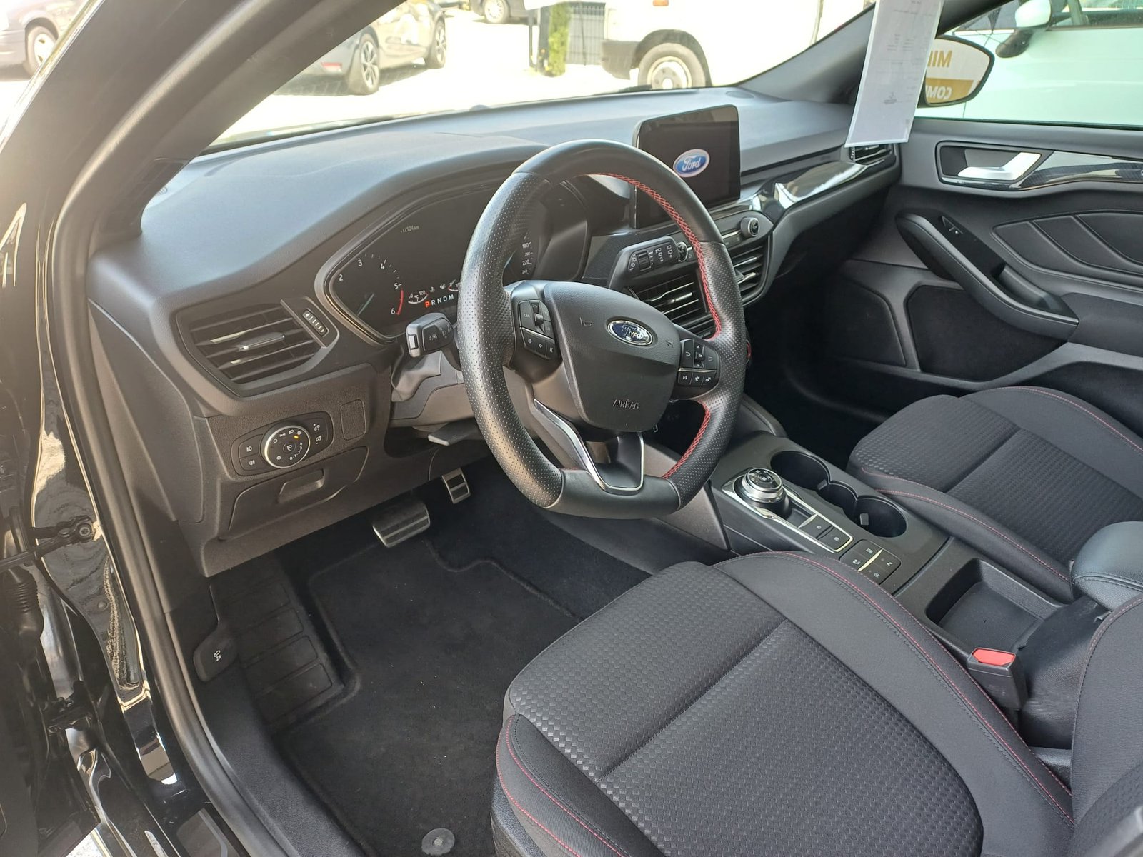 
								FORD FOCUS 1.5 TDCI 120CV STLINE full									