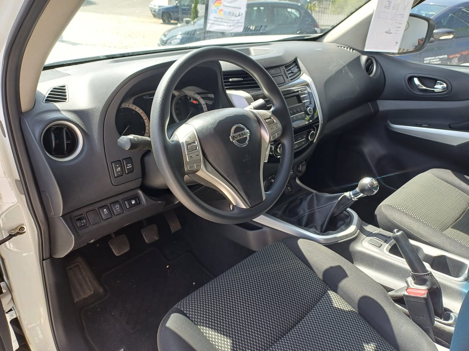 
								NISSAN NAVARA NP 300 2018 full									