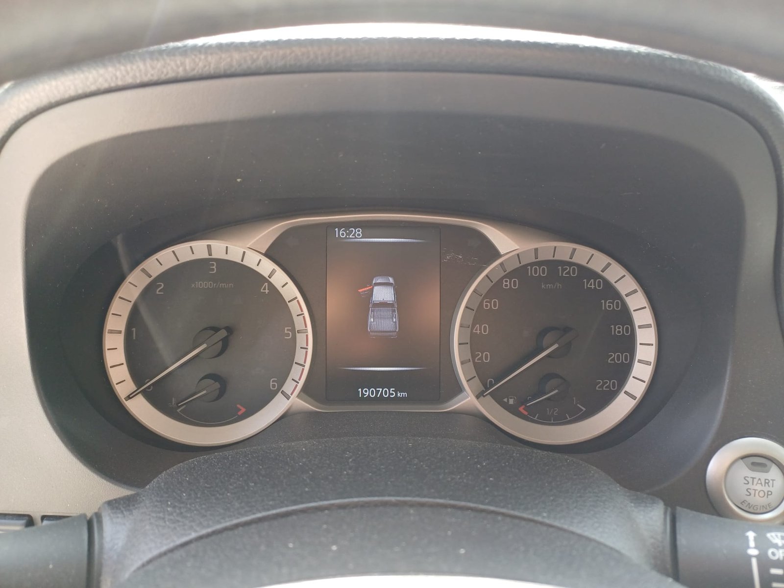 
								NISSAN NAVARA NP 300 2018 full									