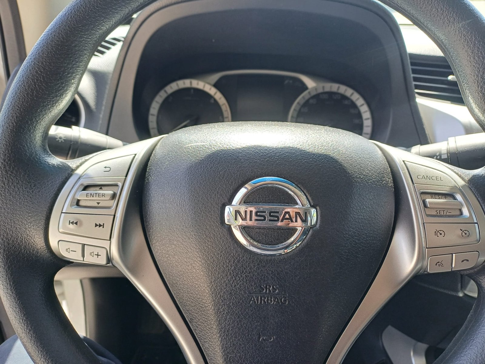 
								NISSAN NAVARA NP 300 2018 full									