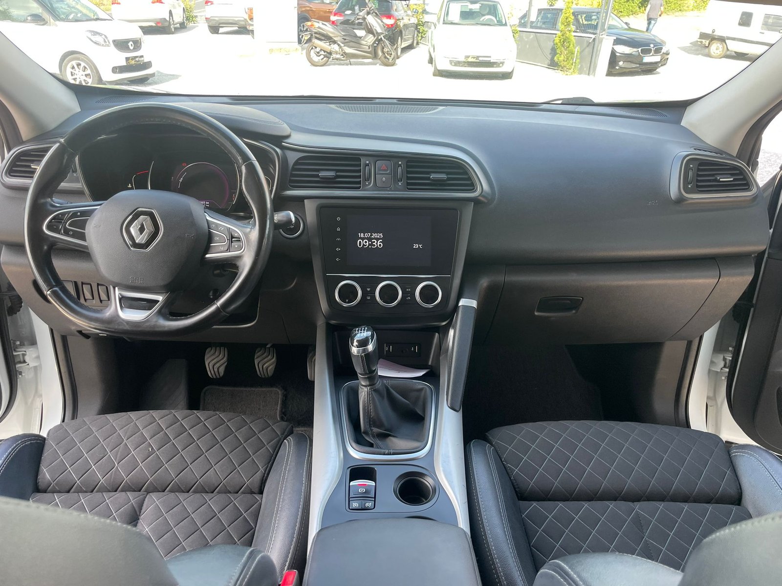 
								Renault Kadjar full									