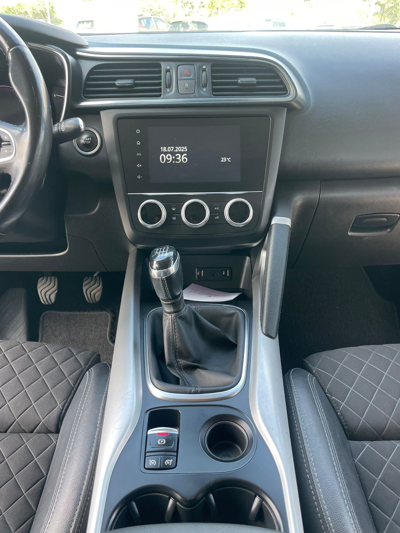 
								Renault Kadjar full									