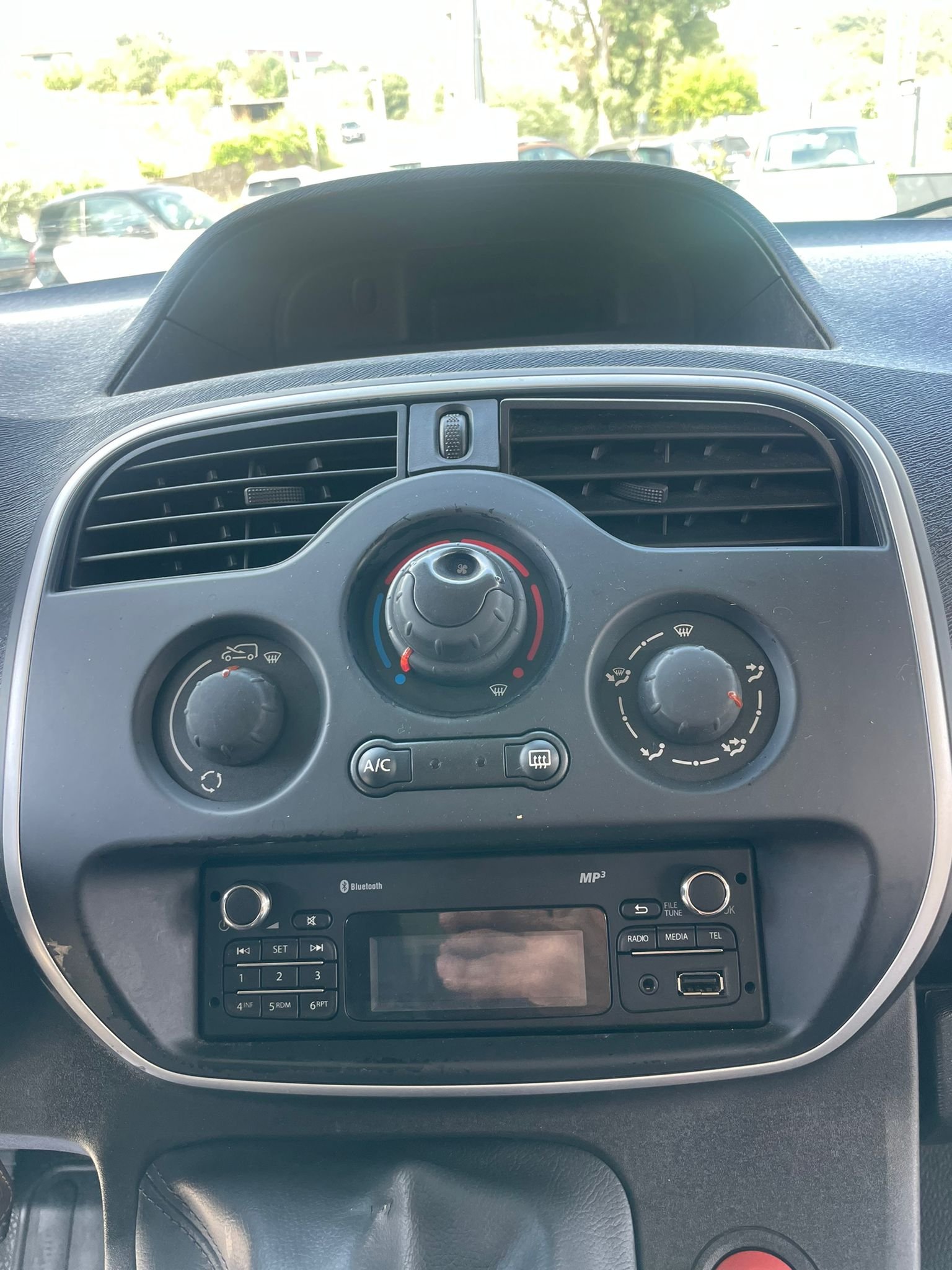 
								Renault Kangoo 2018 full									