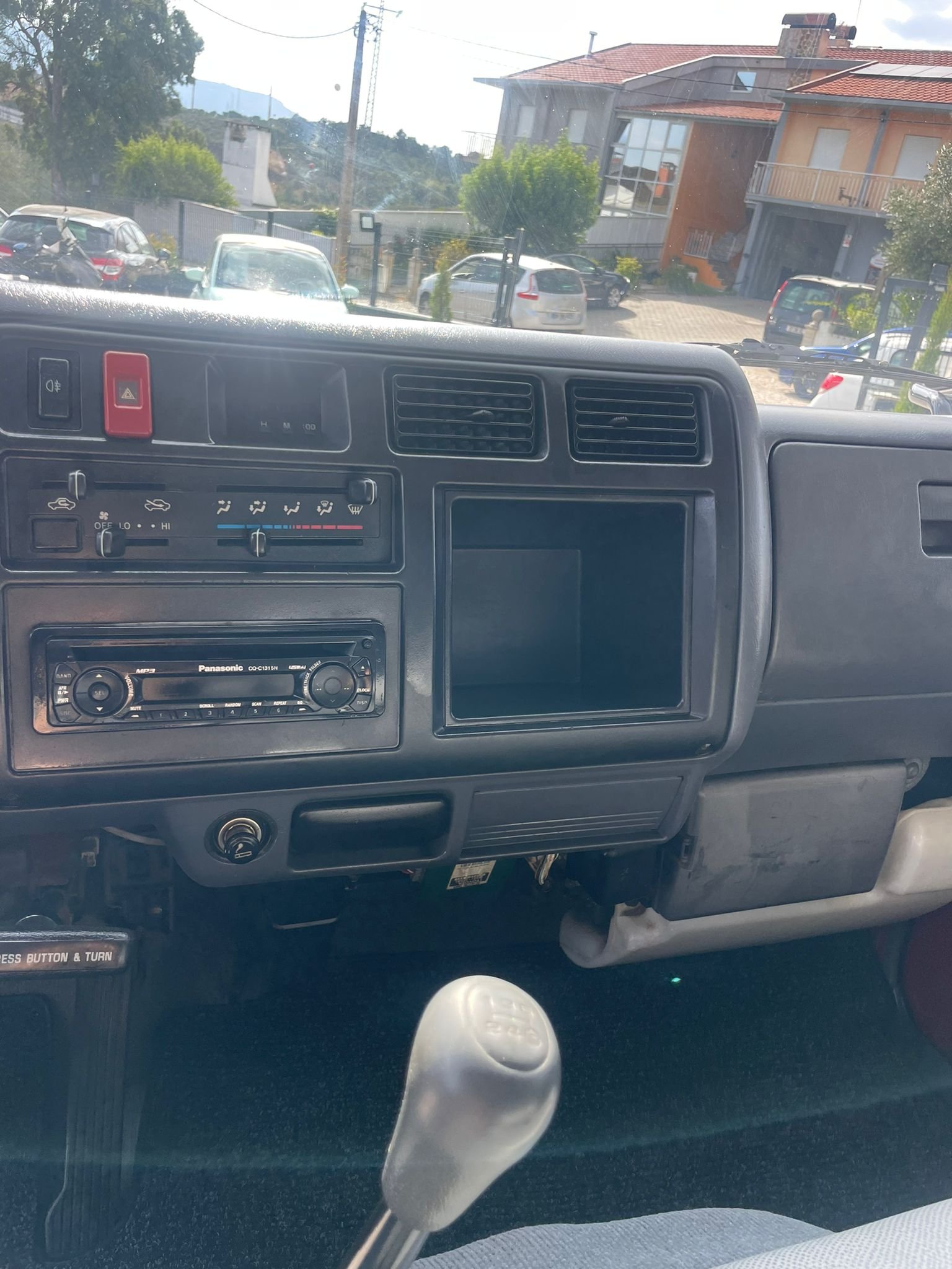 
								TOYOTA DYNA 150 full									