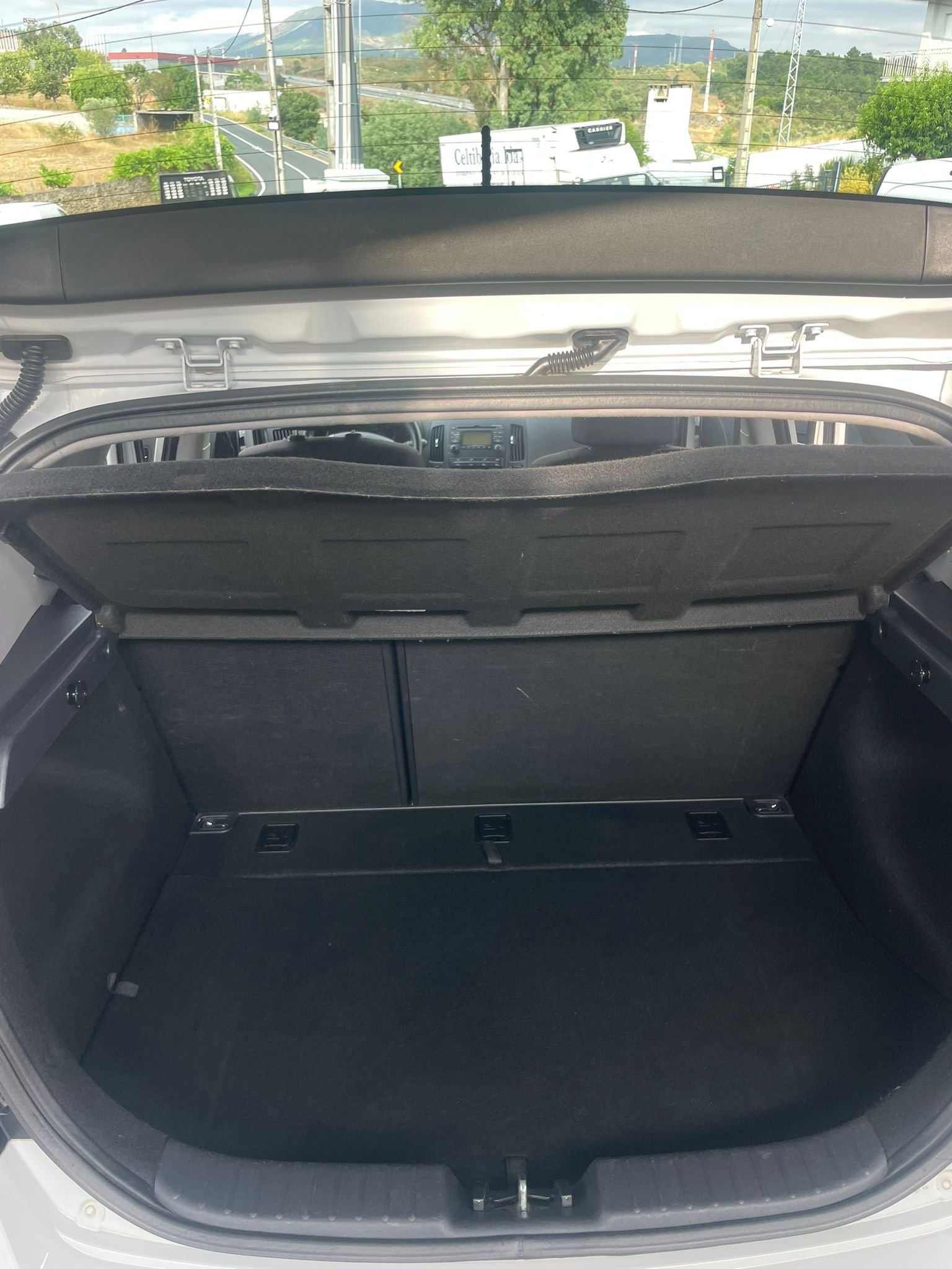 
								Hyundai i30 completo									