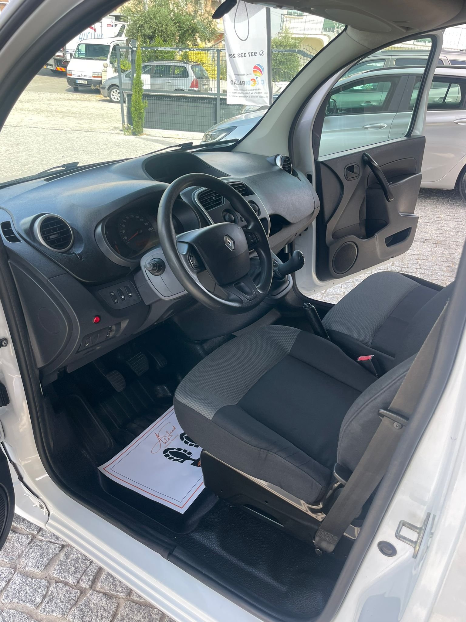 
								Renault Kangoo 2018 full									