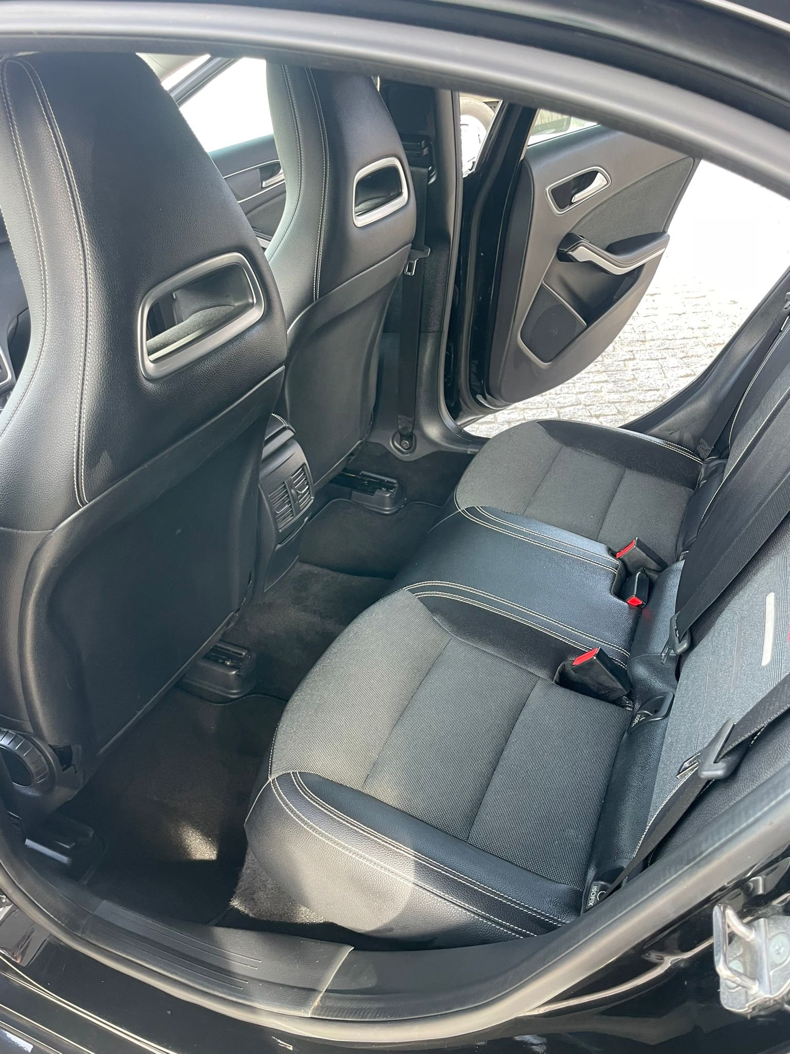 
								MERCEDES – BENZ A 180 completo									