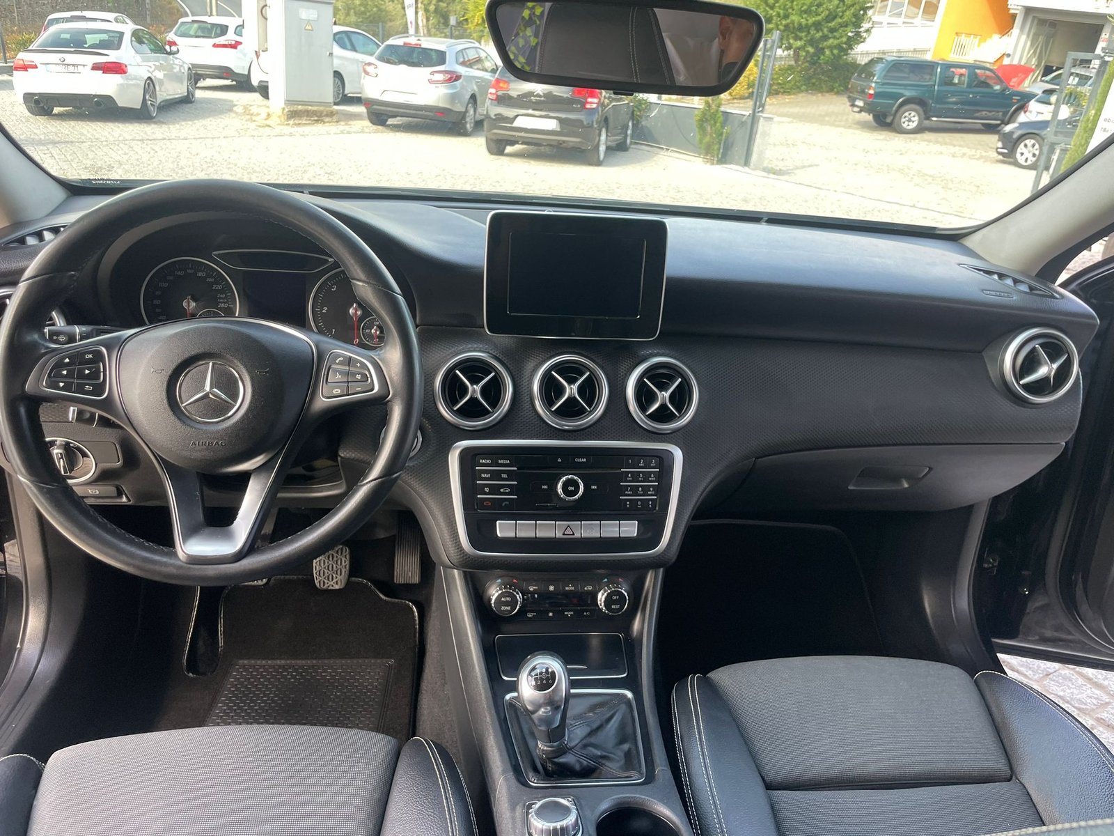 
								MERCEDES – BENZ A 180 completo									