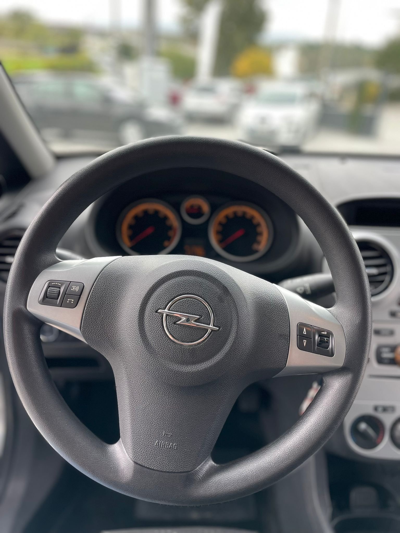 
								OPEL CORSA D AUTOMATICO completo									