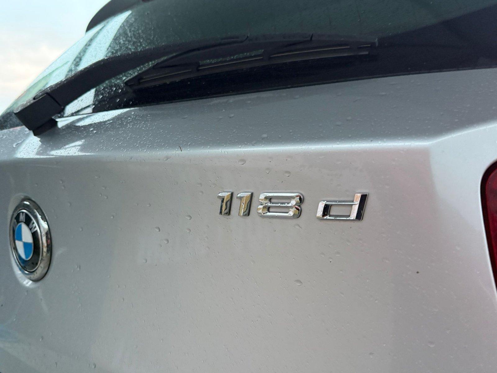 
								BMW SERIE 1 118D 2012 completo									