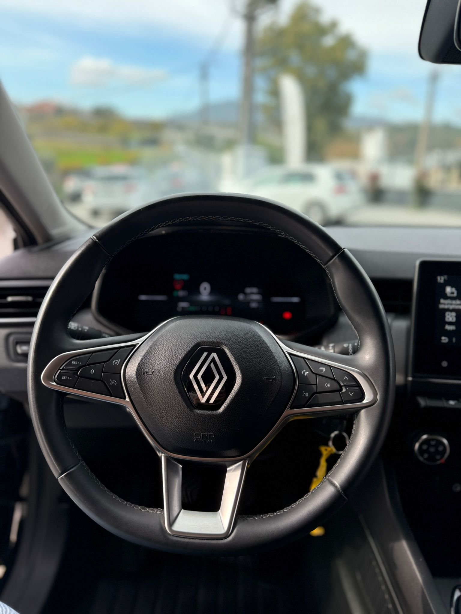 
								RENAULT CLIO 0.9 TCE 2024 completo									