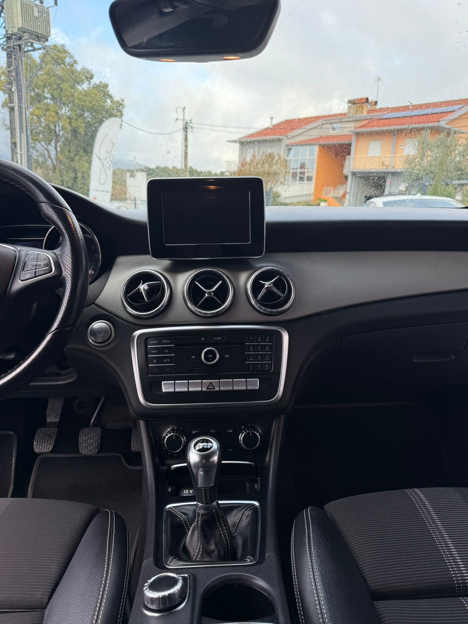 
								MERCEDES – BENZ CLA SHOOTING 180 2018 completo									