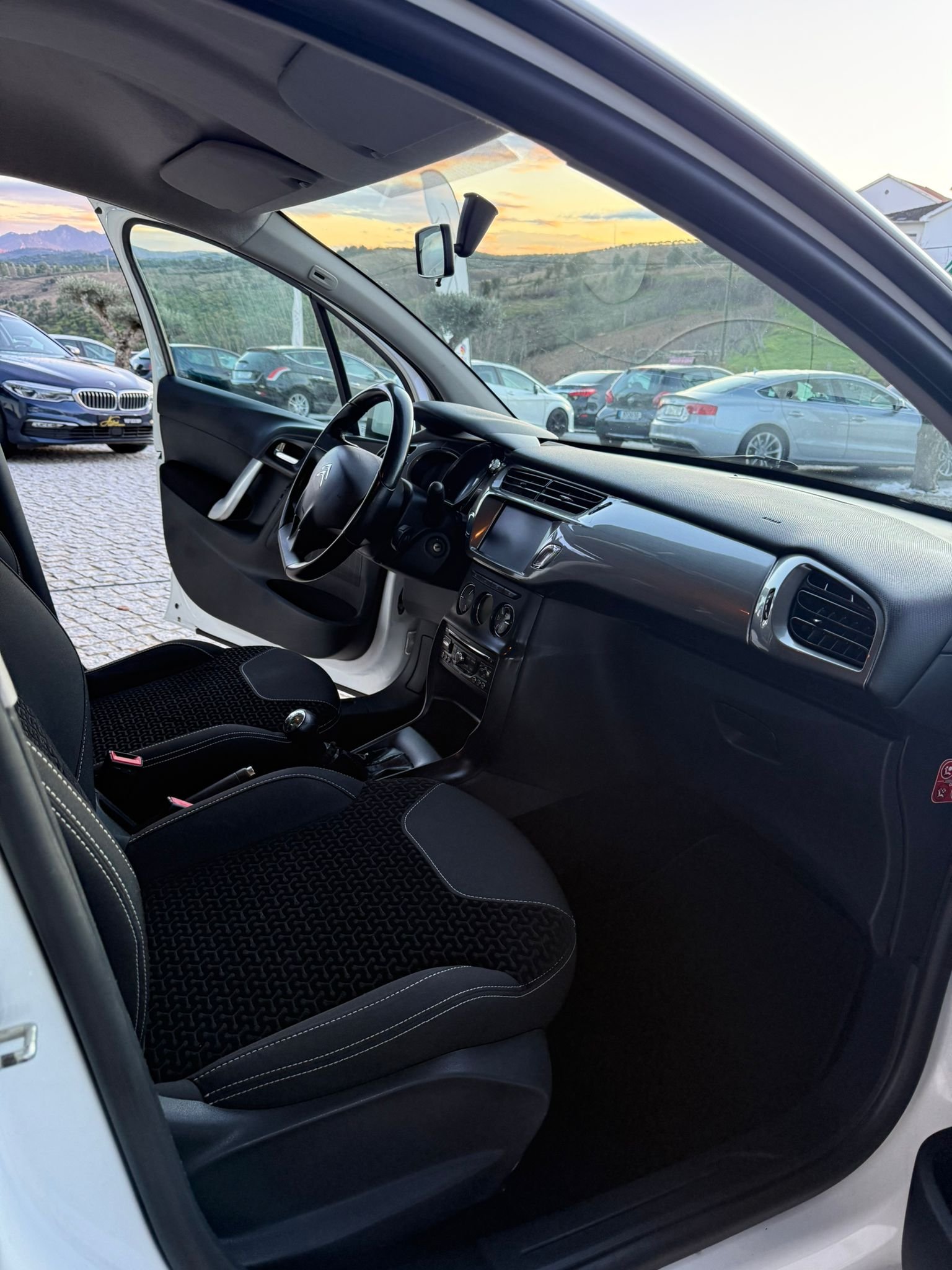 
								CITROEN C3 2012 completo									