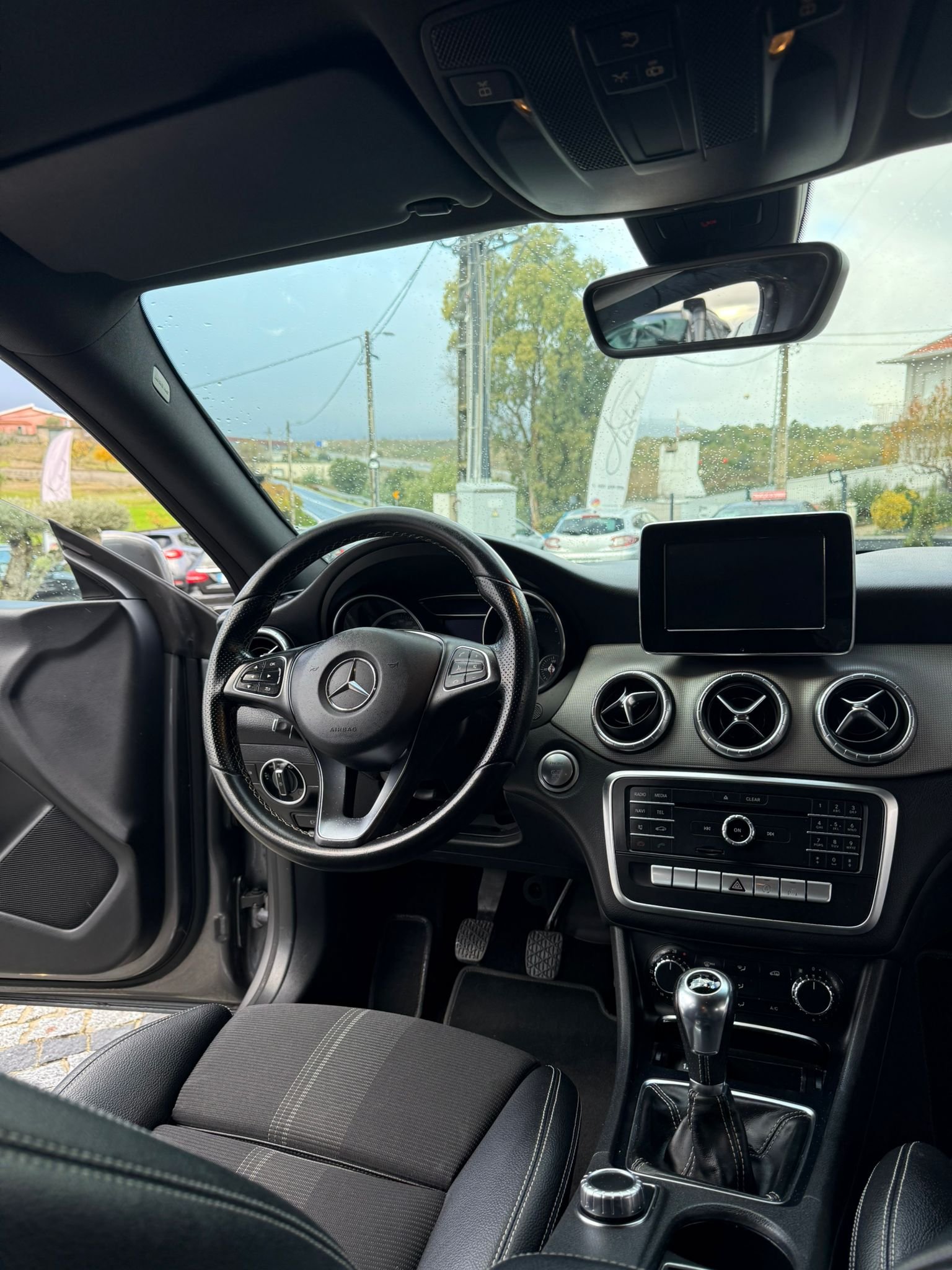 
								MERCEDES – BENZ CLA SHOOTING 180 2018 completo									