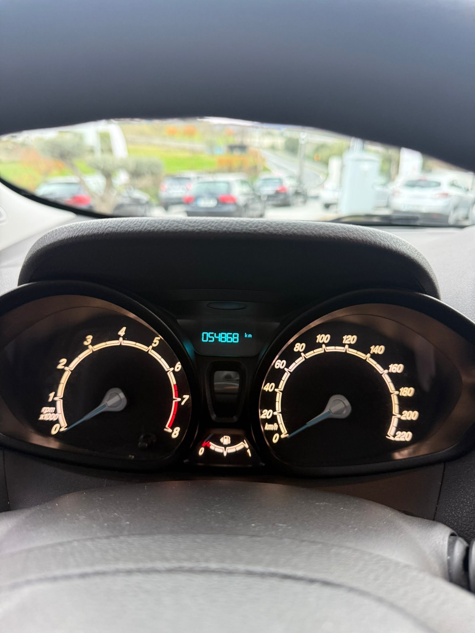 
								FORD TOURNEO COURIER 2015 completo									