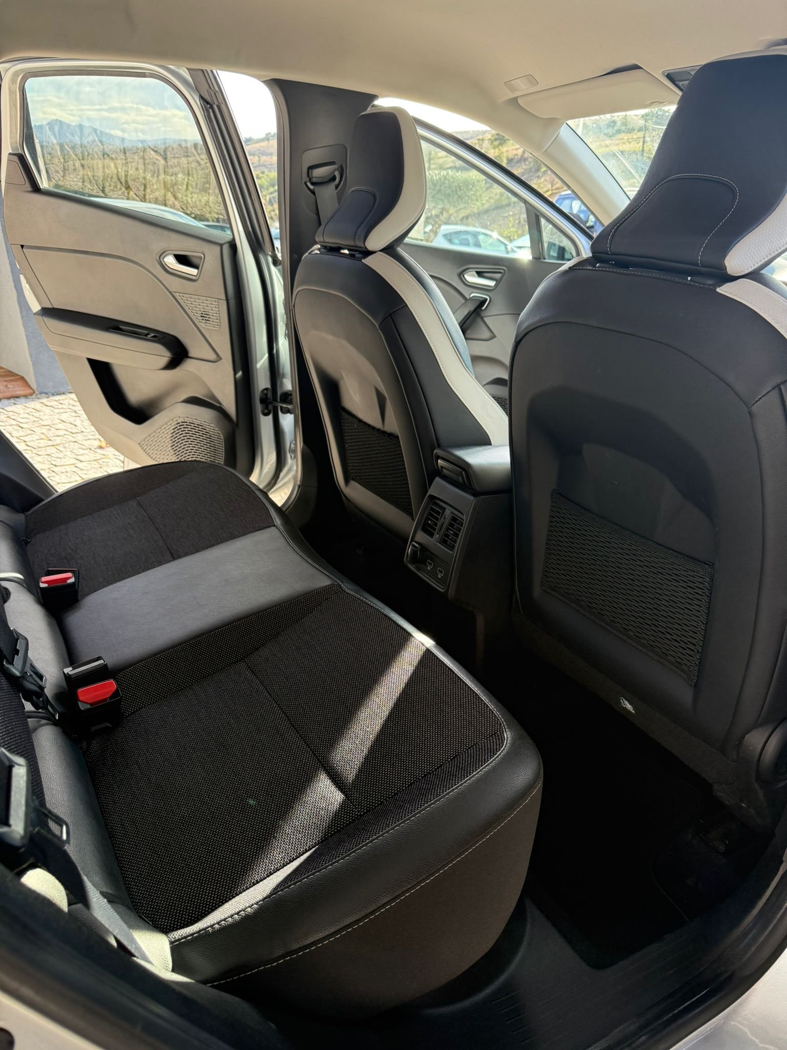 
								RENAULT CAPTUR 1.0 TCE 2023 completo									