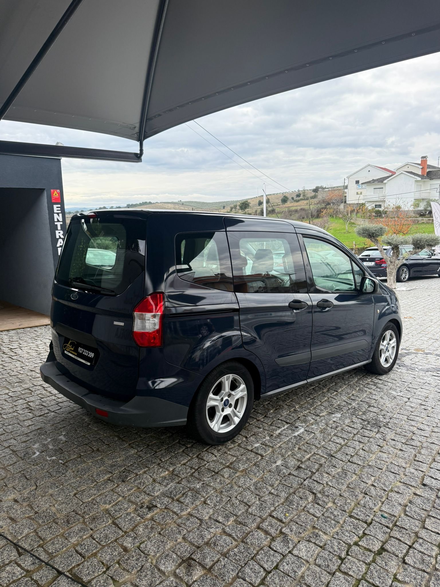 
								FORD TOURNEO COURIER 2015 completo									