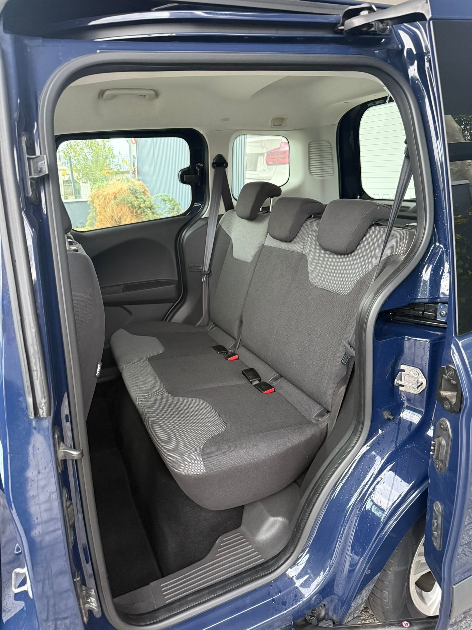 
								FORD TOURNEO COURIER 2015 completo									
