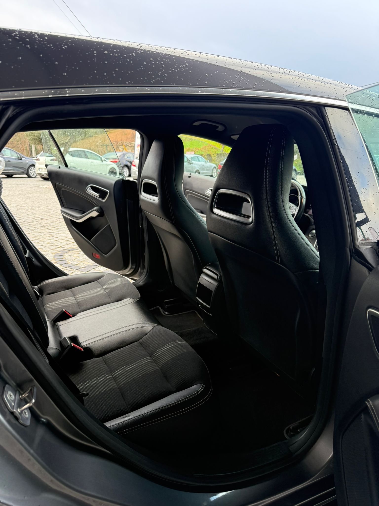 
								MERCEDES – BENZ CLA SHOOTING 180 2018 completo									