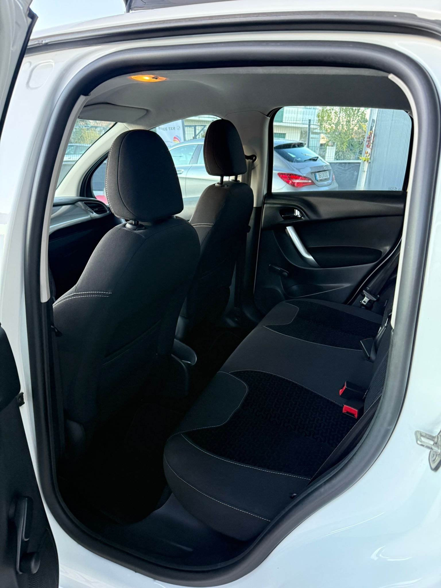 
								CITROEN C3 2012 completo									