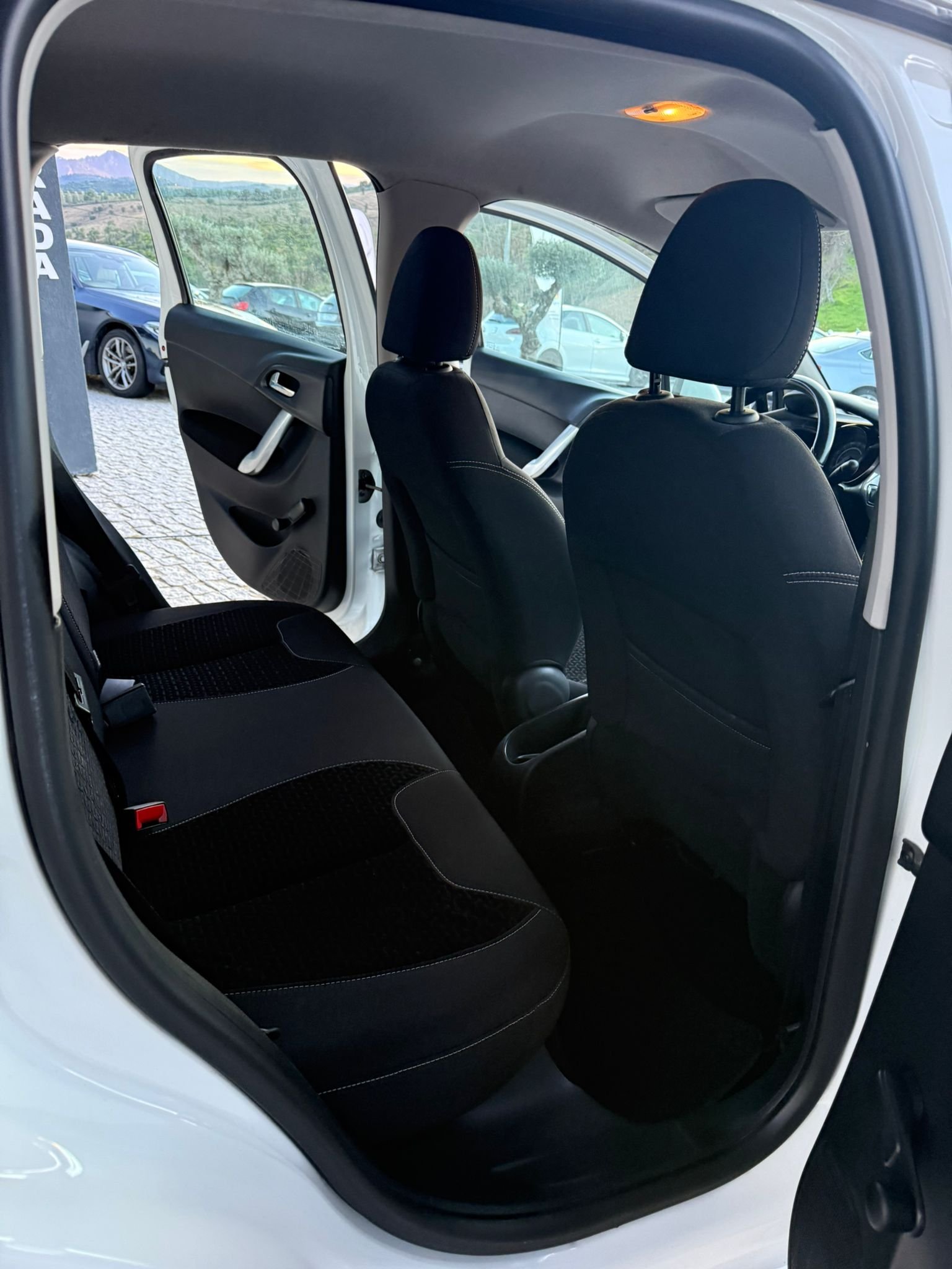 
								CITROEN C3 2012 completo									