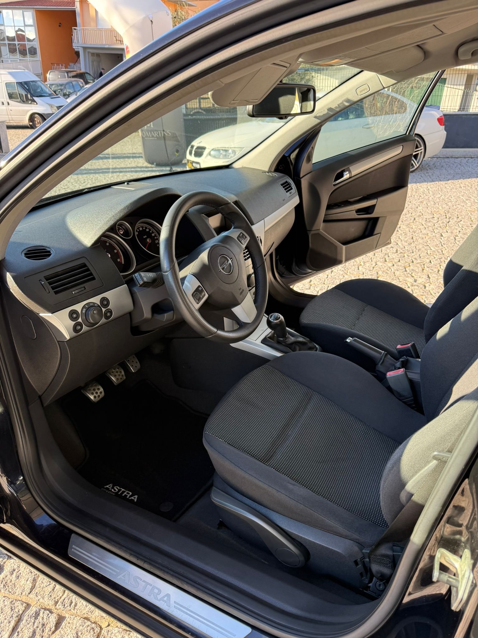 
								TOYOTA COROLLA 2014 full									