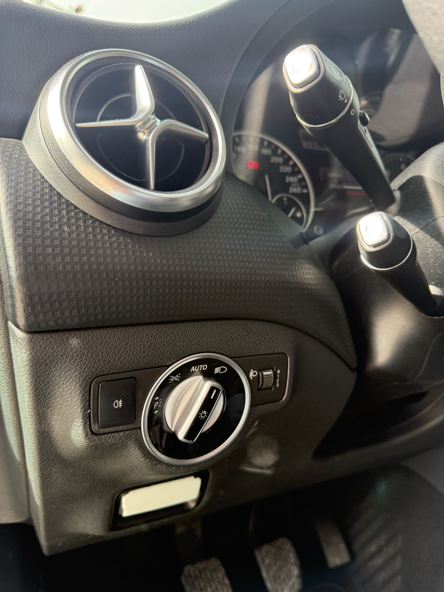 
								MERCEDES – BENZ A180 CDI 2014 completo									