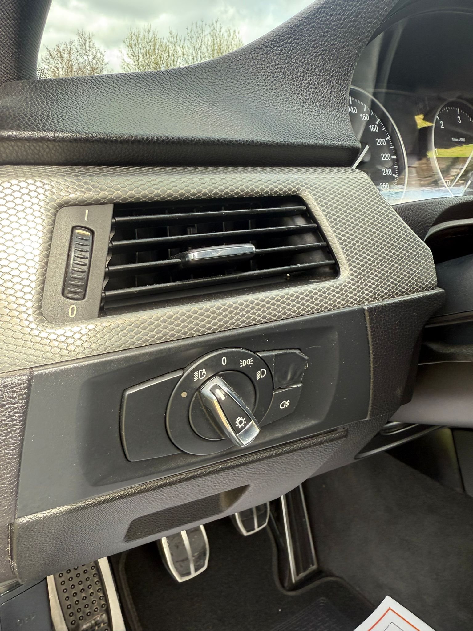 
								BMW 320 COUPE PACK M LCI 2012 completo									