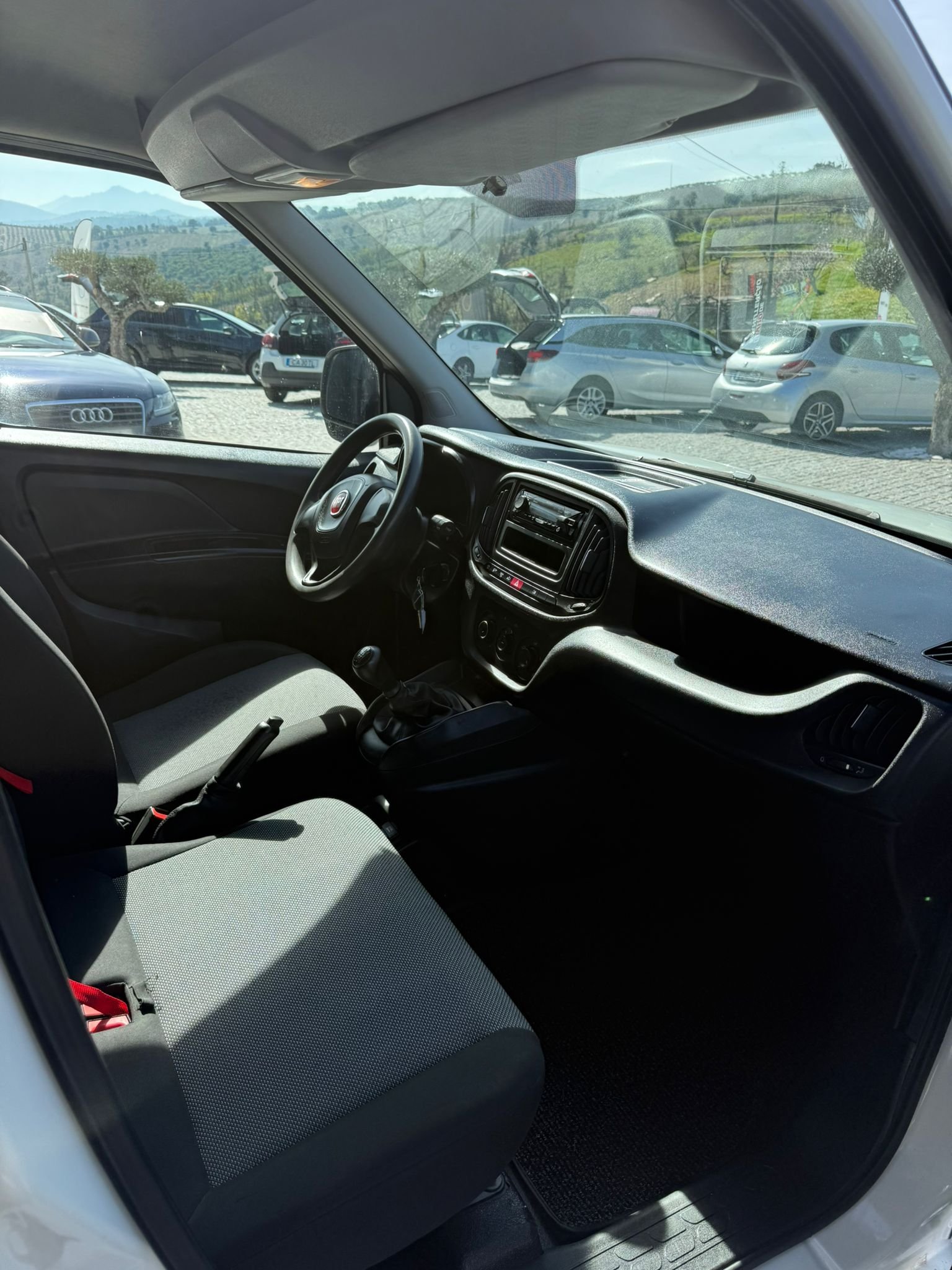 
								FIAT DOBLO 2017 completo									