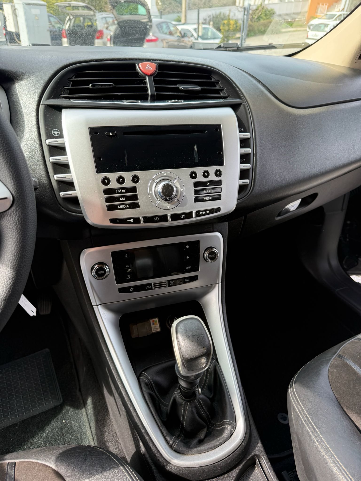 
								LANCIA DELTA 2010 completo									